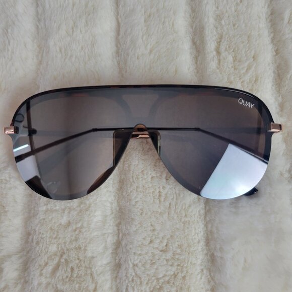 QUAY // ltd ed jlo collab tortoise brow bar reflective lens aviator shields main image 10